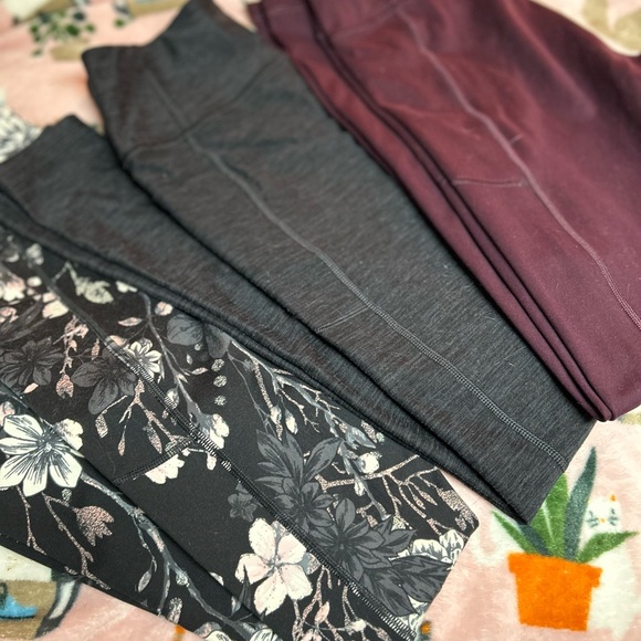 Victoria Secret Legging Lot; SMALL/TALL - Picture 7 of 8